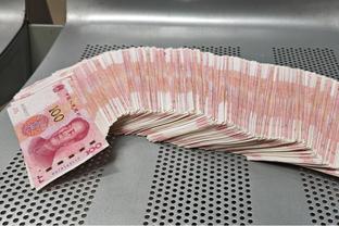 违纪被开？赤道几内亚国脚炮轰足协：吞100万奖金，勒索威胁主帅